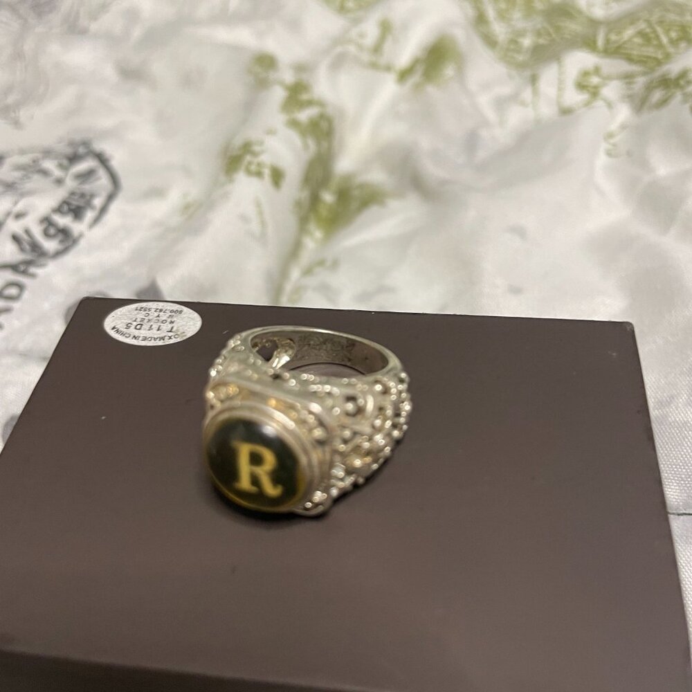 Silver 'R' Ring - Picture 2 of 2